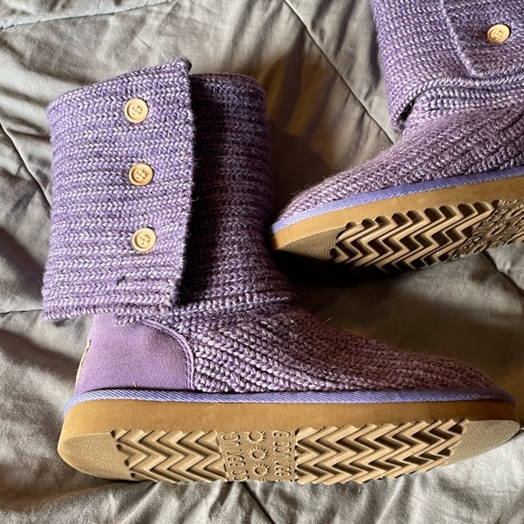 EUC Ugg Cardy boots- great condition! - Picture 2 of 8